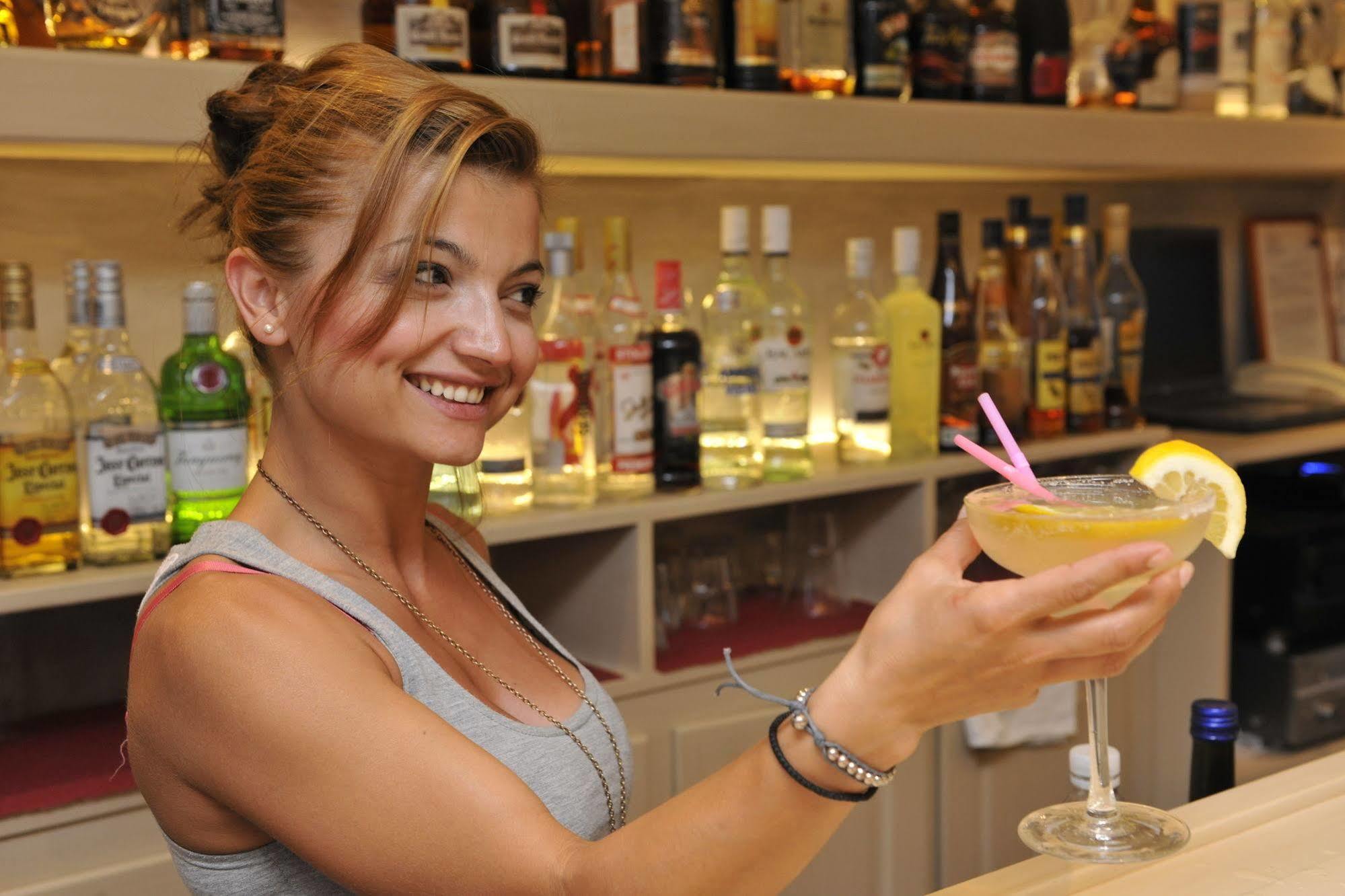 Hotel & Apartments Kalypso Науса Екстериор снимка